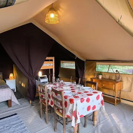 Cool Under Canvas Campismo de Luxo Miremont (Puy-de-Dome)