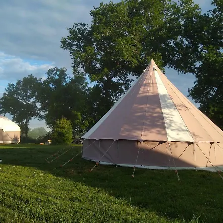 Luxury tent Cool Under Canvas Miremont (Puy-de-Dome)