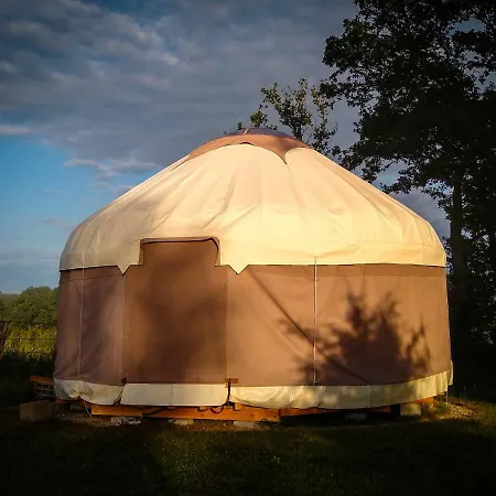 Cool Under Canvas Campismo de Luxo Miremont (Puy-de-Dome)