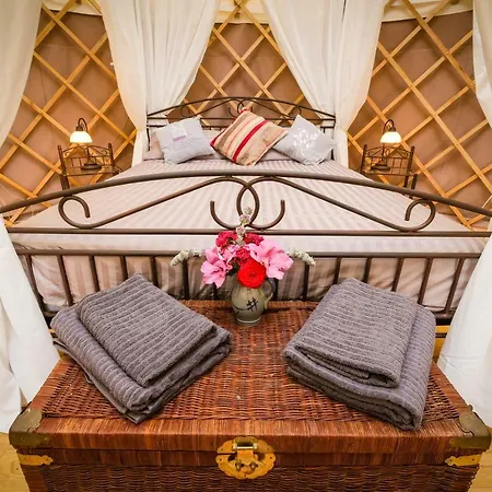 Luxury tent Cool Under Canvas