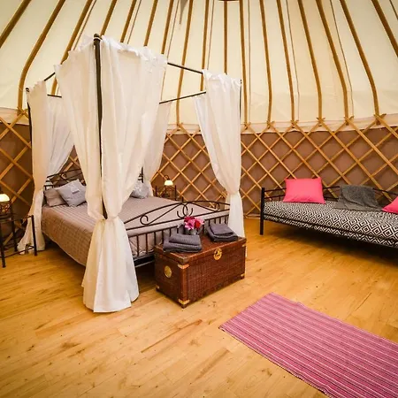 Campismo de Luxo Cool Under Canvas *